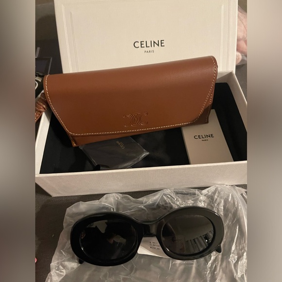 Triomphe 52mm Oval Sunglasses
CELINE - Picture 12 of 12